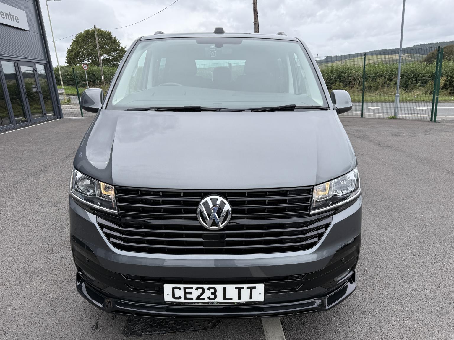 Volkswagen Transporter 2.0 TDI 150 6 Speed Highline Kombi Double Cab 5dr Diesel Manual SWB in Indium Grey - Euro 6  5