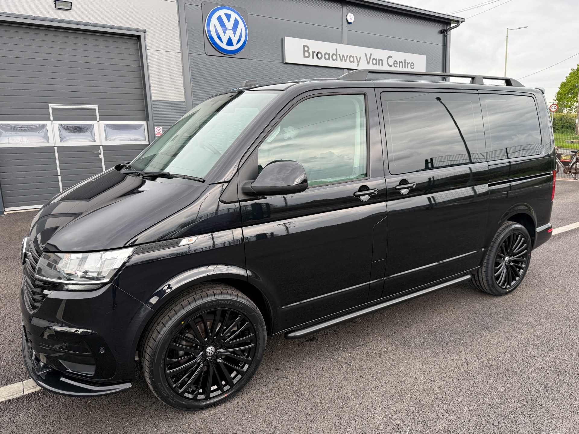 Volkswagen Transporter Shuttle 2.0 TDI SE Minibus Double Cab 5dr Diesel DSG SWB Euro 6 (s/s) (150 ps)