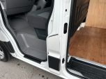 VOLKSWAGEN CRAFTER CR35 TDI MEDIUM HIGH ROOF 140 6 SPEED STARTLINE IN CANDY WHITE - EURO SIX - 3503 - 10