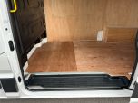 VOLKSWAGEN CRAFTER CR35 TDI MEDIUM HIGH ROOF 140 6 SPEED STARTLINE IN CANDY WHITE - EURO SIX - 3503 - 4